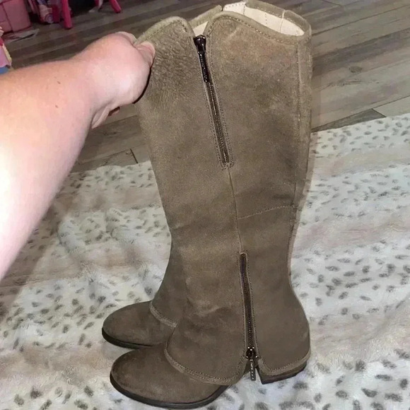 Women’s Donald/Pliner Boots - Picture 4 of 7